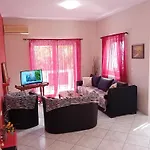 White Tatil Evi