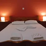 White Tatil Evi